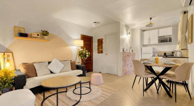 Holiday apartment with BBQ & terrace | Suitable for remote work in Toulouse