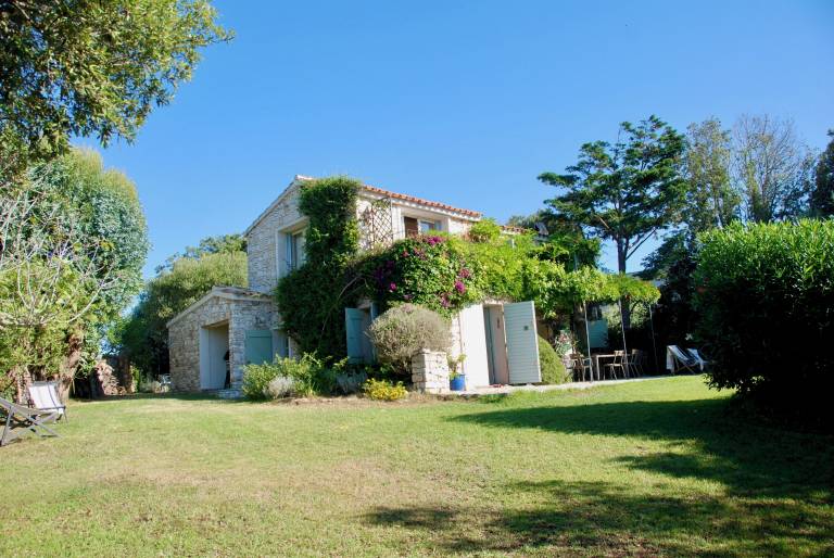 Villa  Bonifacio