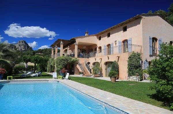 Find accommodation in Vence from £35!
