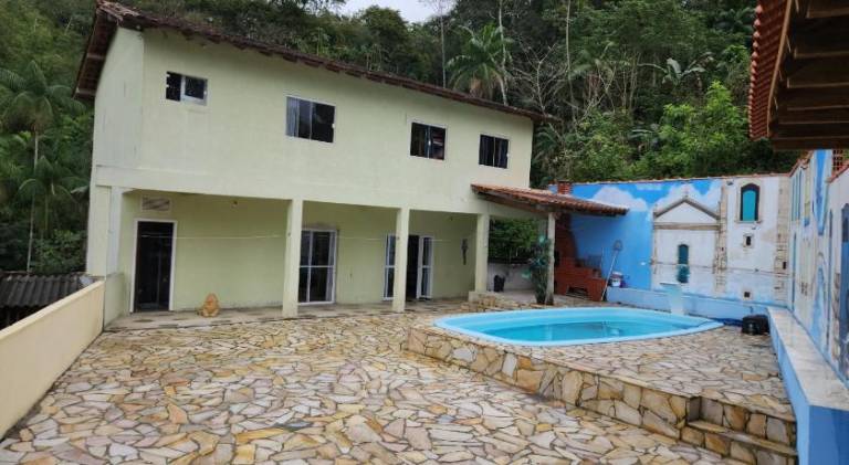 Vacation home with pool — photo 5