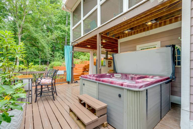 Creekside Hendersonville Haven: Hot Tub & Fire Pit — photo 2