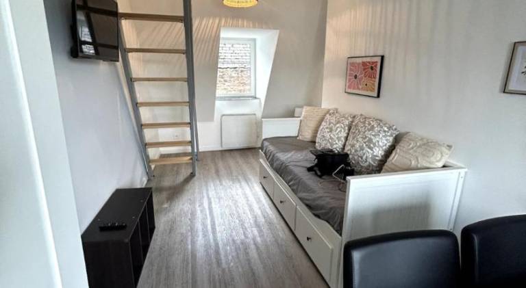 Apartment with 1 room for 4 persons in Arras