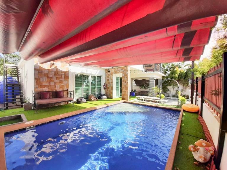 Vacation home with pool in Hua Hin