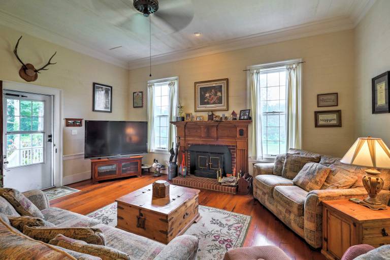 Historic 1840's Estate on 20 Acres w/ Guest House — photo 4