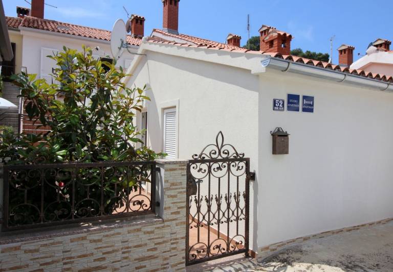 Charming flat just 350 metres from the beach with private balcony and sea view — photo 5