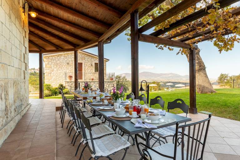 Villa with terrace, private pool & garden | Garden view — photo 2