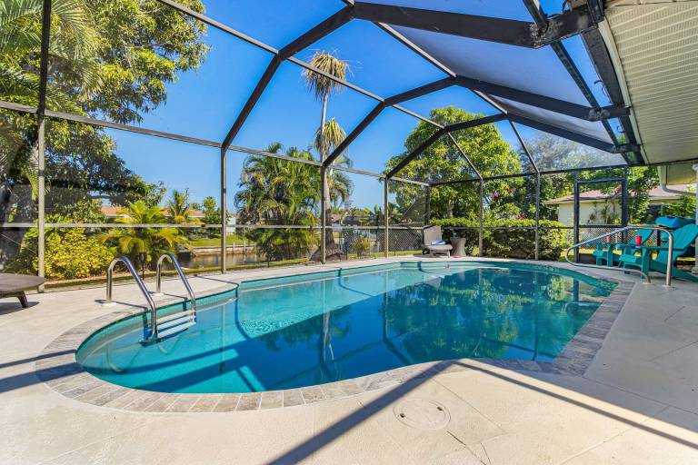 Family-oriented spacious house with terrace, private pool & barbeque | Pets are welcome in Cape Coral, FL