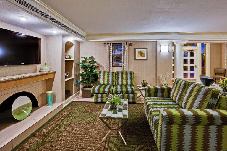 La Quinta Inn by Wyndham Orlando Airport West — photo 3