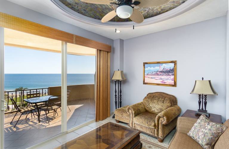 Condo Sandy Beach