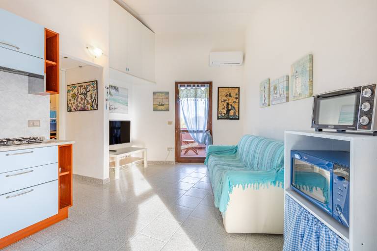 Holiday Apartment “Trilocale a 200 m dal Centro” with Air Conditioning & Terrace — photo 5