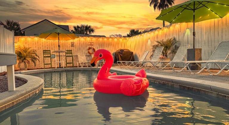 Limearita- Beach house, private heated pool in Destin, FL