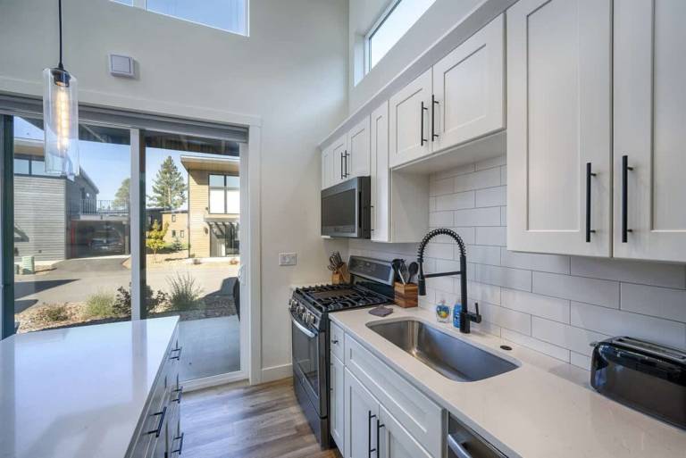 Children-friendly house with grill, pool & jacuzzi | Mountain view | Dogs allowed — photo 5