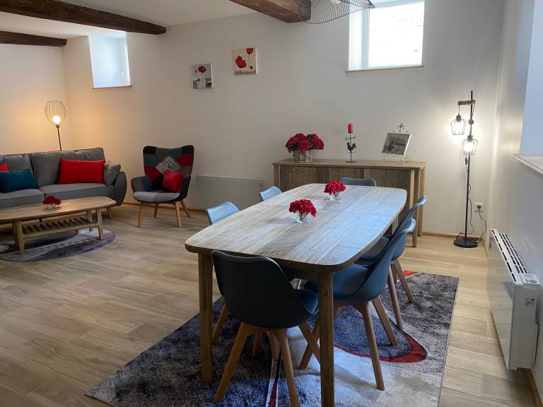 Family-oriented ample vacation home with barbeque, patio & yard | Garden view | Pets are welcome — photo 4