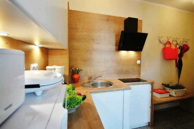 Family-oriented rental apartment with garden & barbecue | Sea view | Beach nearby | Pet-friendly — photo 4