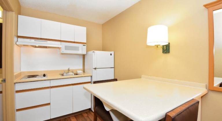 Extended Stay America Select Suites - Tampa - Brandon — photo 3
