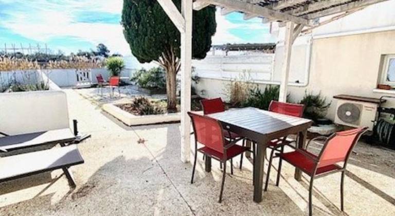 Apartment with terrace | Pet-friendly in Saintes-Maries-de-la-Mer