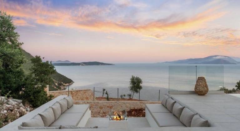 Villa with private pool, terrace & garden — photo 4