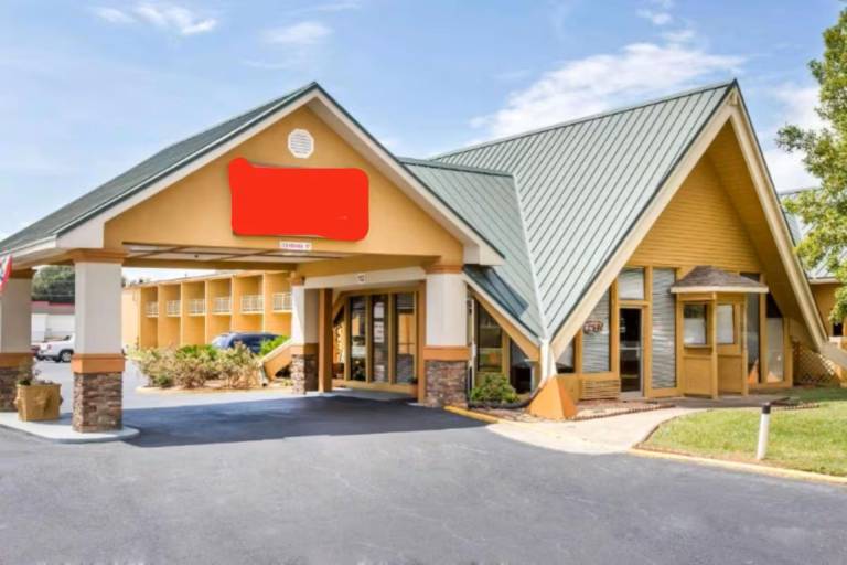 Perry Inn & Suites National Fairground I 75 in Perry, GA