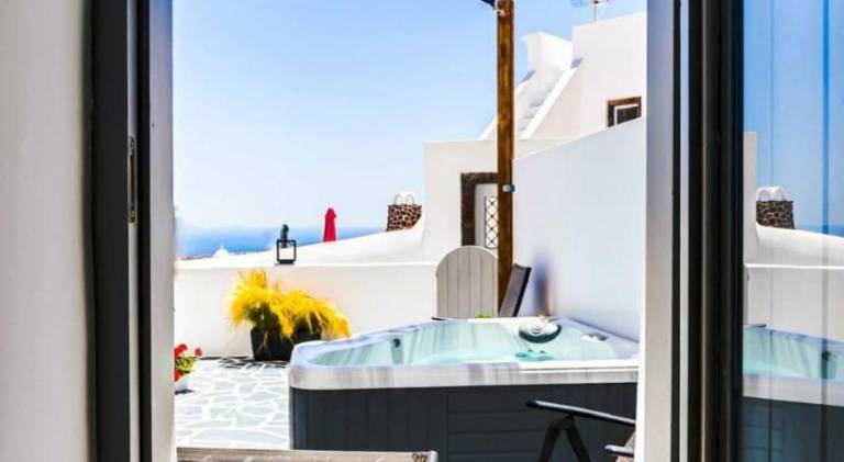 House with terrace & hot tub — photo 3