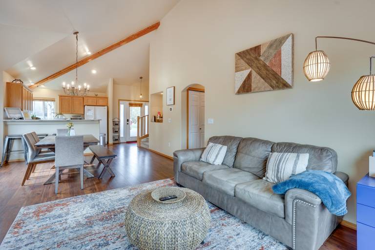 Pet-Friendly Townhome w/ Hot Tub in Redmond! — photo 5