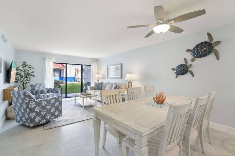 Fully equipped beautiful condo with BBQ & pool | Close to the beach | Pet-friendly — photo 4