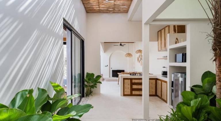 Villa with yard, private pool & terrace | Pet-friendly — photo 2