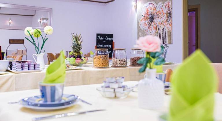 Europa Hotel Garni free parking — photo 4