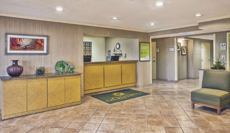 La Quinta Inn by Wyndham Toledo Perrysburg — photo 4