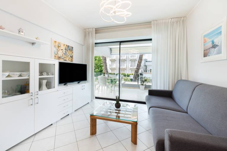 Fully equipped rental apartment with pool, terrace & yard | Next to the beach | Pets are welcome — photo 4