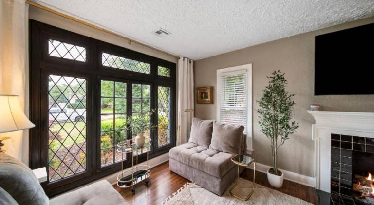 Ivy Cottage w hot tub by HVNLYhomes — photo 2