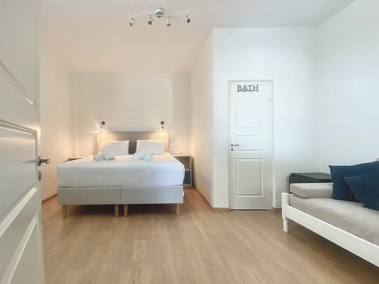 Κατάλυμα  Agia Marina Beach