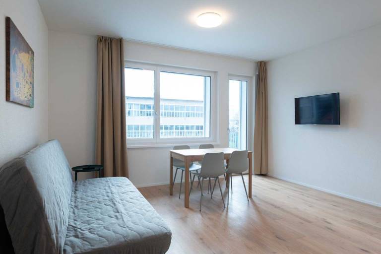 ZH Yellow 3 Letzigrund HITrental Apartment