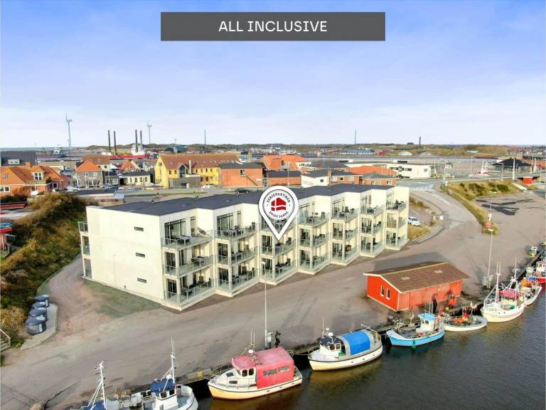 Rental apartment with patio in Hvide Sande