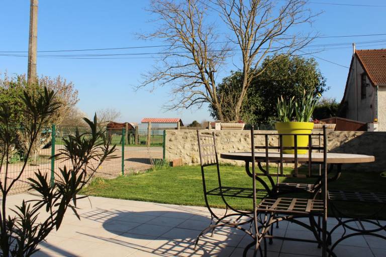 Gite with patio & yard — photo 3