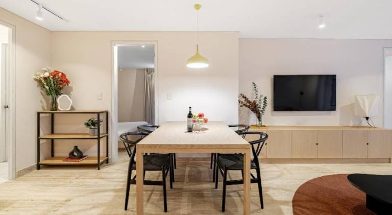 Serviced apartment with yard & terrace — photo 2