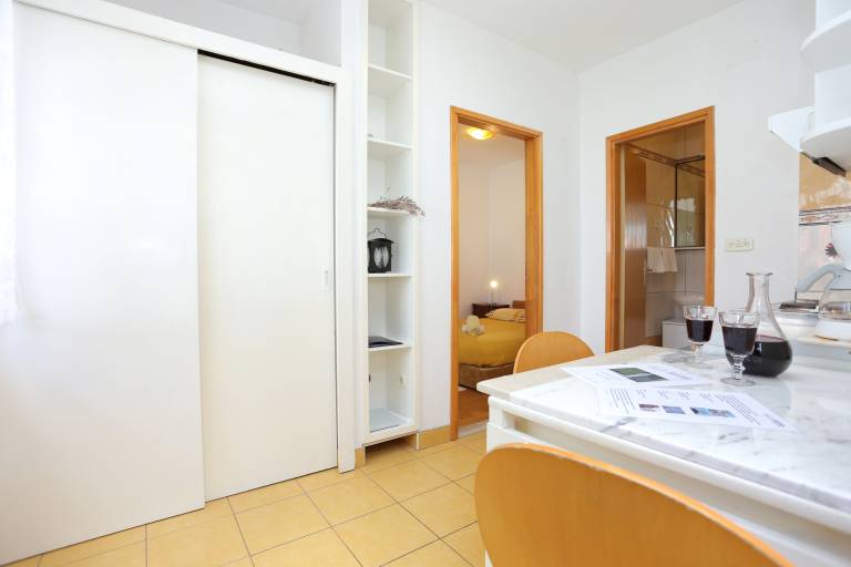 One bedroom apartment with terrace and sea view Postira, Brač (A-2913-b) — photo 5