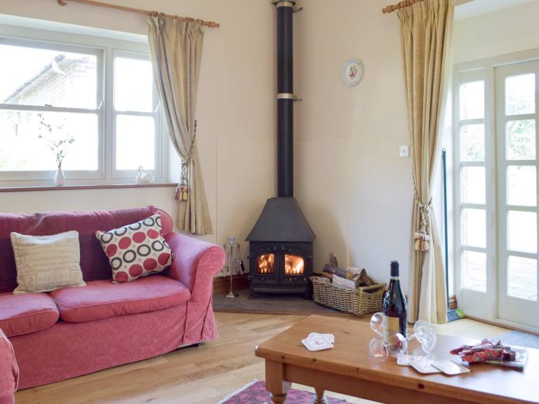 Child-friendly cottage with yard, pool & barbecue | Dogs allowed — photo 4