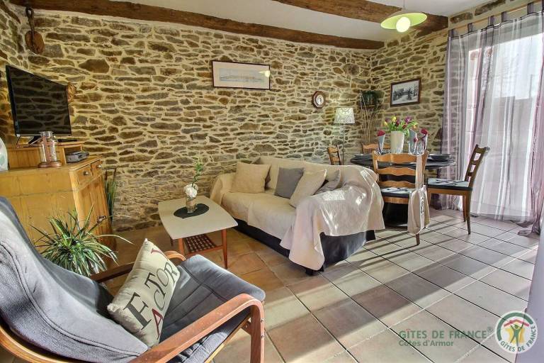 Gite with terrace & yard — photo 5