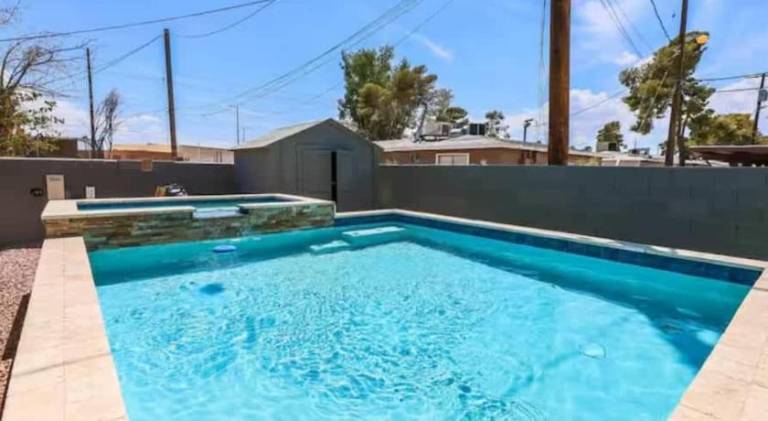 Vacation home for 16 persons in North Las Vegas, NV