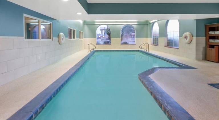 Holiday Inn Express Hotel & Suites Bishop By IHG — photo 2