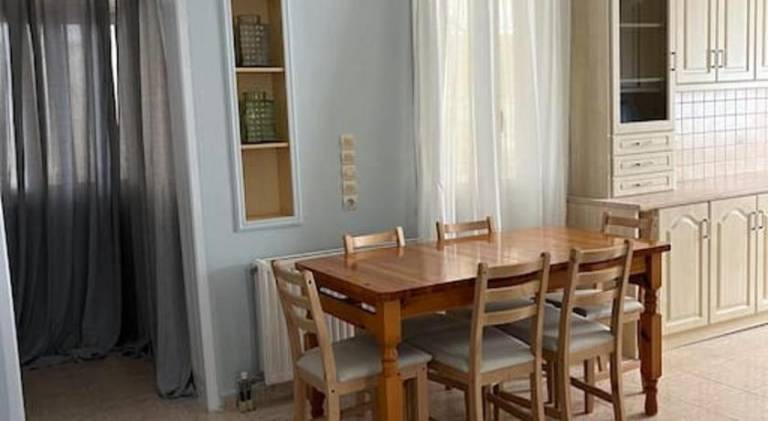 Rental apartment with patio — photo 3