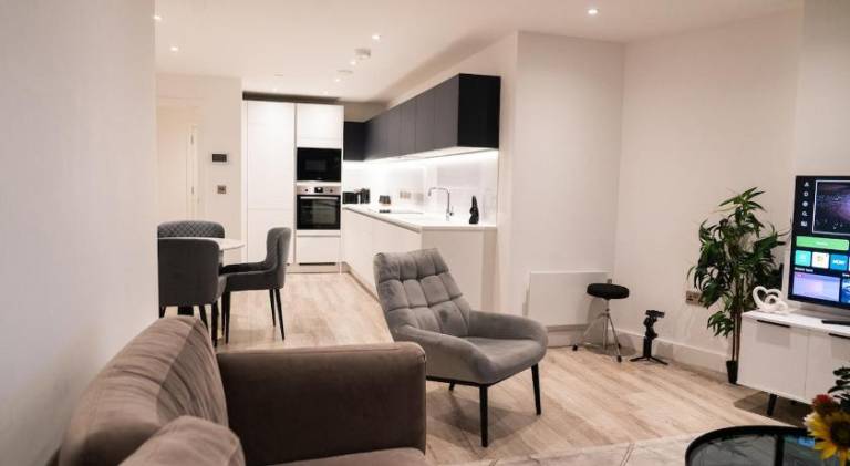 High Rise Apartment in City Centre with Stunning Views in Manchester