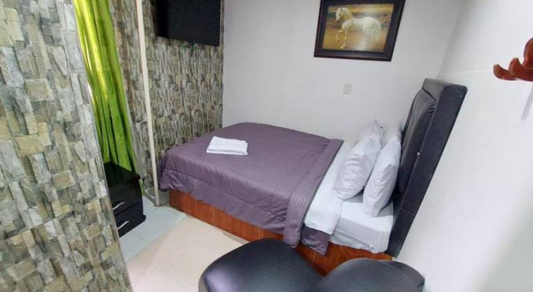 Hotel Punto 100
