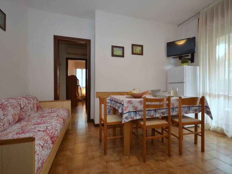 Holiday apartment with patio & pool | Pet-friendly — photo 4