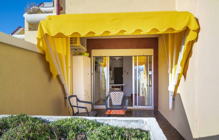 Rental apartment with yard & terrace | Nature view — photo 2