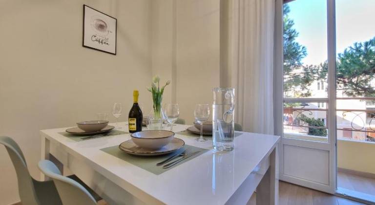 Apartment with 2 rooms for 5 persons in Sanremo