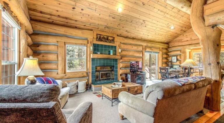 Vacation home with hot tub — photo 2