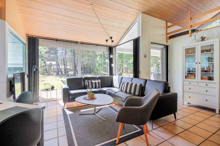 House with hot tub, private pool & patio — photo 3