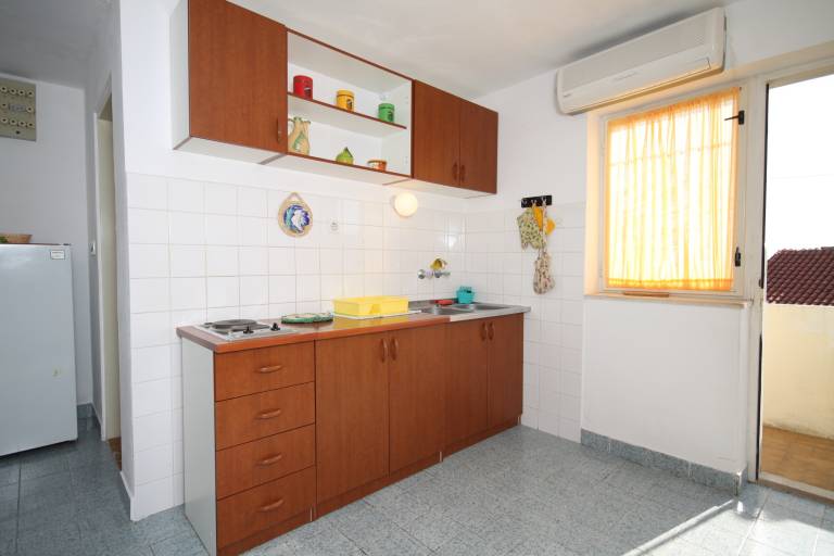 One bedroom apartment with terrace and sea view Marušići, Omiš (A-8632-a) — photo 5