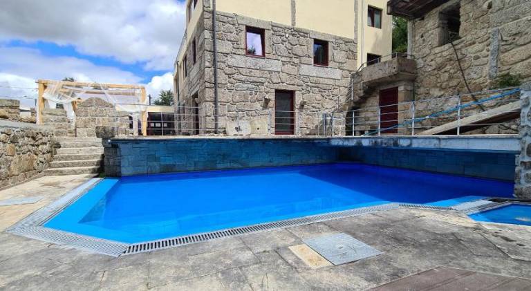 House with patio & pool — photo 4